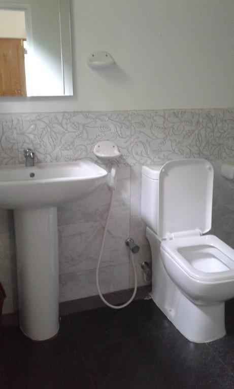 Rose Blossom Hotel Мириса Екстериор снимка